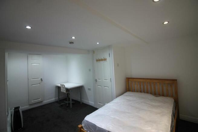 3 bed House to rent Image 9