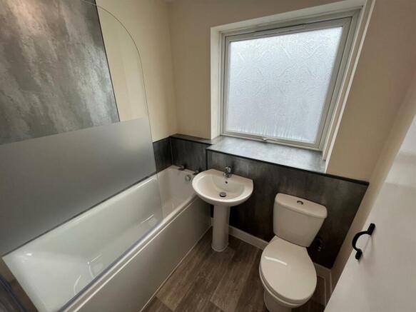 Bathroom (1).jpg