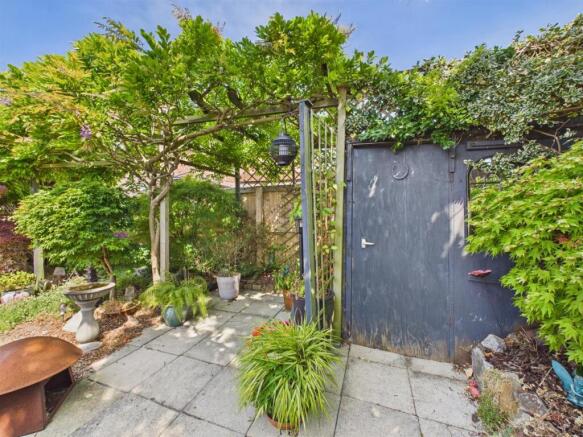 2 bed Semi-Detached for sale Image 11