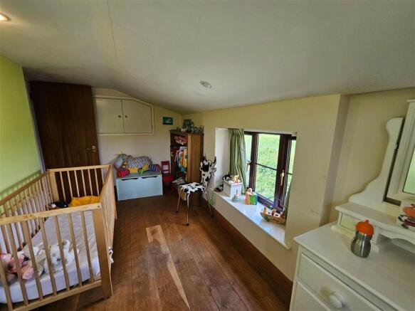 Photo 33