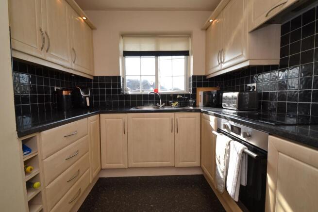 2 bed Semi-Detached Bungalow for sale Image 4