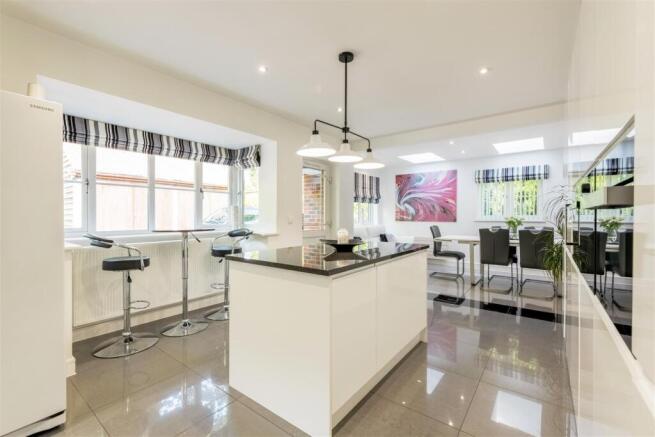 9 Wintons Close-2.jpg