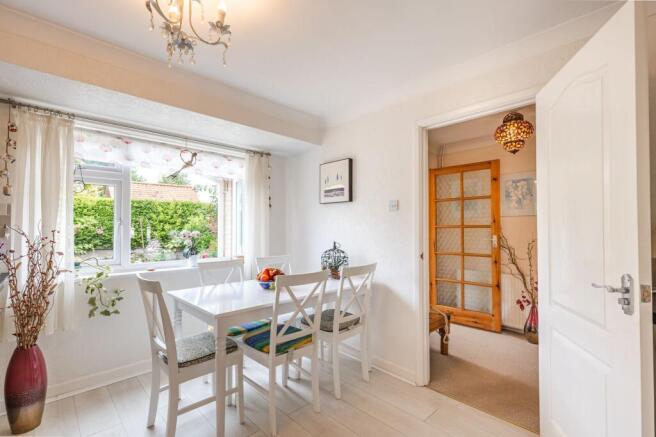 A Garden-Lover’s Detached Hideaway in Leafy Briston photo 5