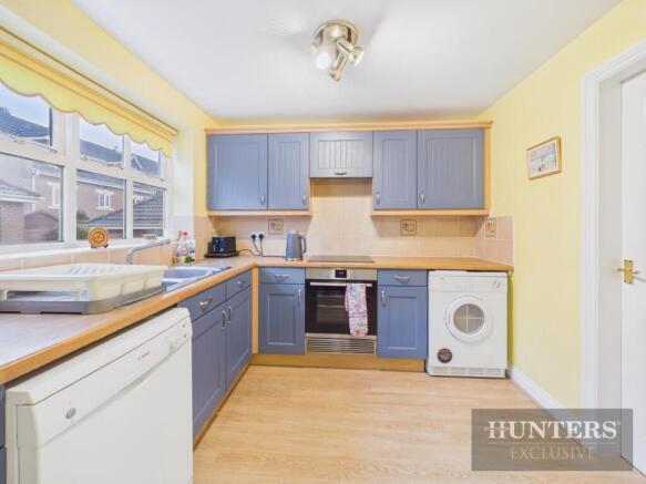 4 bed Detached for sale Image 6