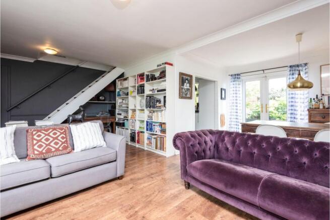 Lounge/Dining Room