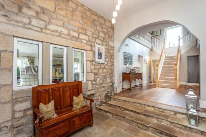 4 bed Detached for sale Image 7