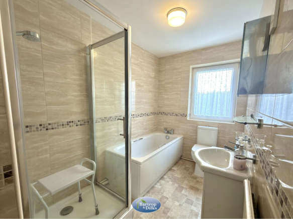 3 bed Detached Bungalow for sale Image 4
