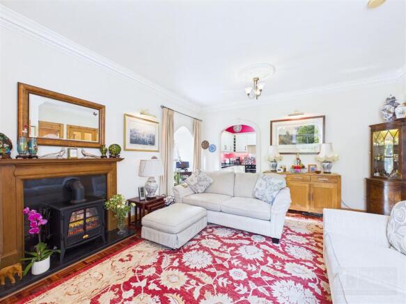 Sitting Room & Dining Area