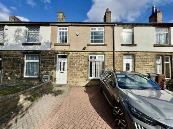 EXTERNAL FRONT AND DRIVEWAY