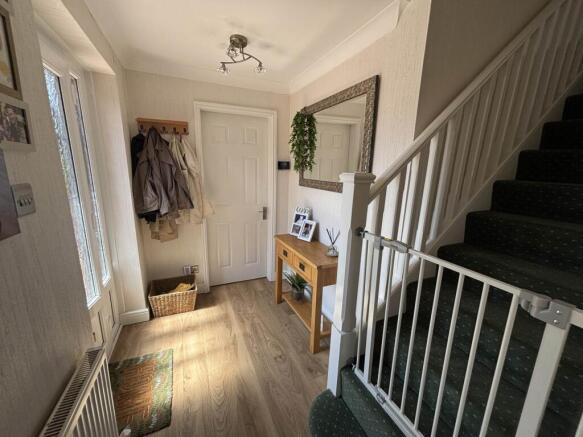 4 bed Detached for sale Image 5