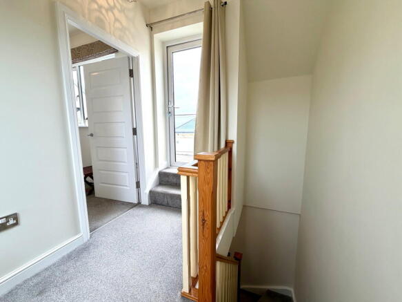 4 bed Town House for sale Image 9