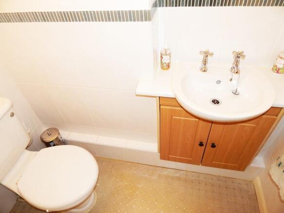 CLOAKROOM.jpg