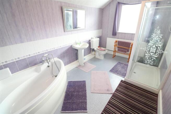 Bath/Shower Room/wc