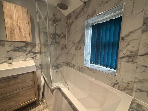 3 bed Terraced for sale Image 12
