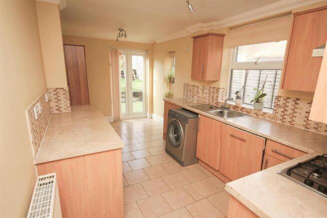 kitchen 2.JPG