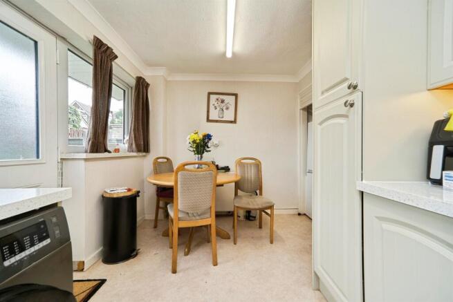 3 bed Semi-Detached for sale Image 5