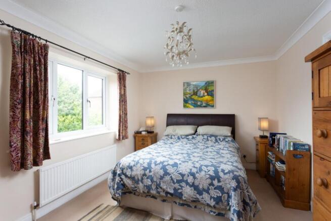 4 bed Link Detached House for sale Image 9