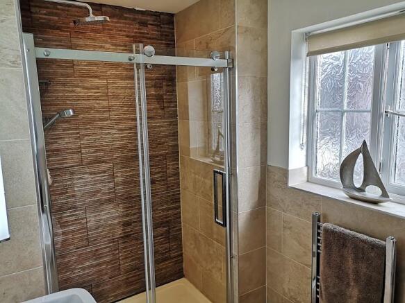 Master Bedroom En Suite