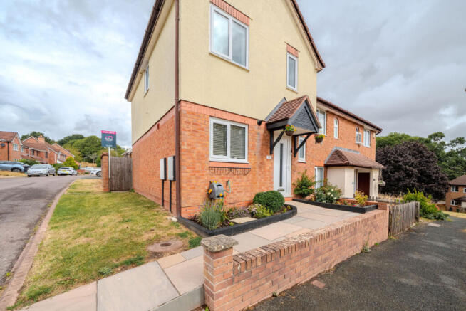 3 Bedroom End Terrace for Sale