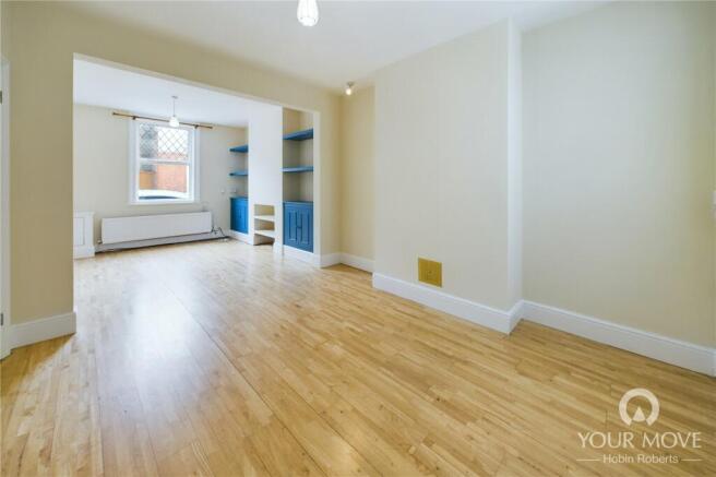Lounge/Dining Area