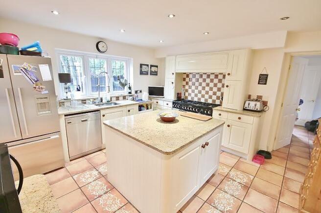 Kitchen (image 1)