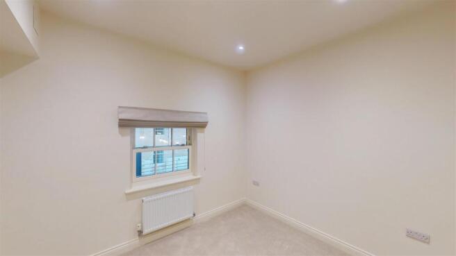 4 bed Mews to rent Image 11