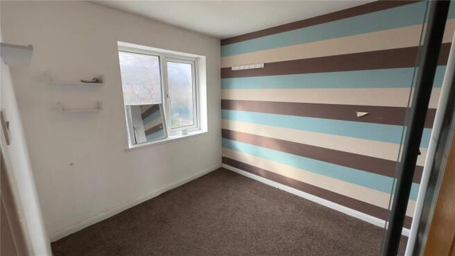 3 bed Terraced to rent Image 8