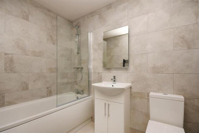 1 bed Apartment to rent Image 5