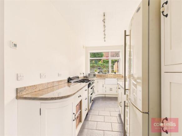 3 bed Semi-Detached for sale Image 6