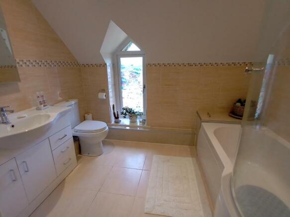 Excellent Family Bathroom