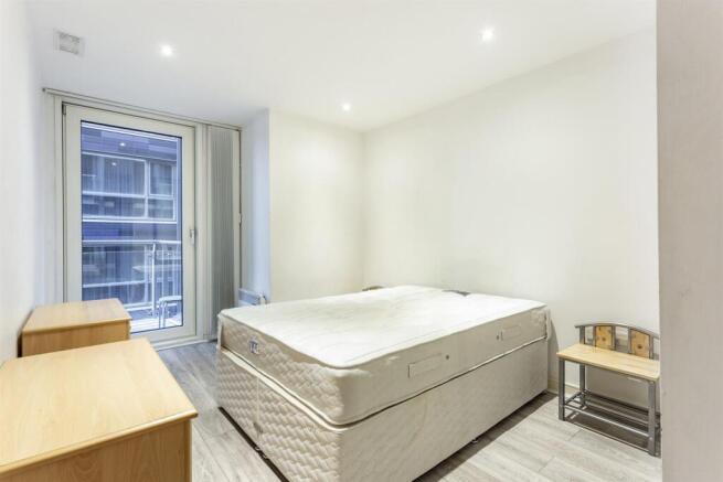 bedroom.JPG