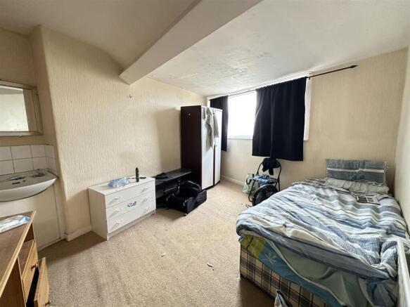 8 bed House of Multiple Occupation for sale Image 6