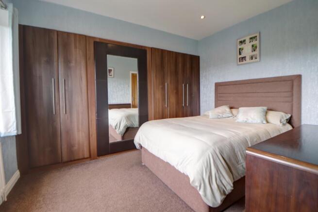 Master Bedroom Pic1