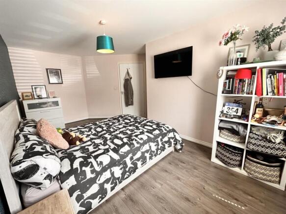 2 bed Apartment for sale Image 7