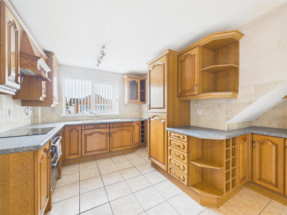 3 bed Detached for sale Image 8