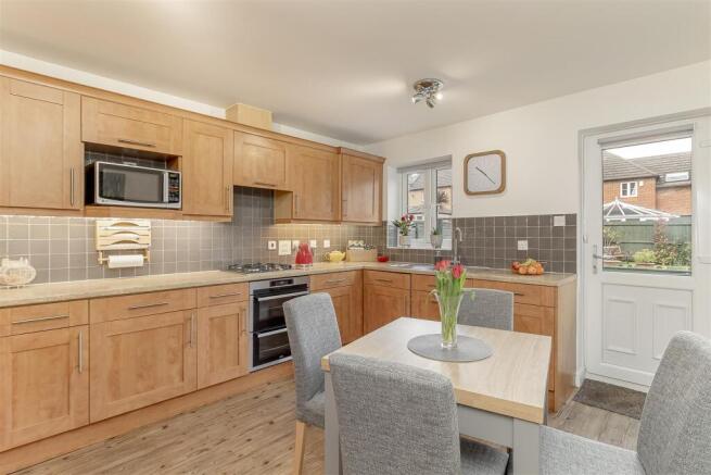 3 bed Town House for sale Image 6