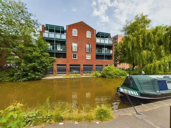 CAM02854G0-PR0172...