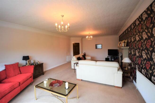 05 Corbiere, Elland Road, Ripponden, HX6 4JN Loung