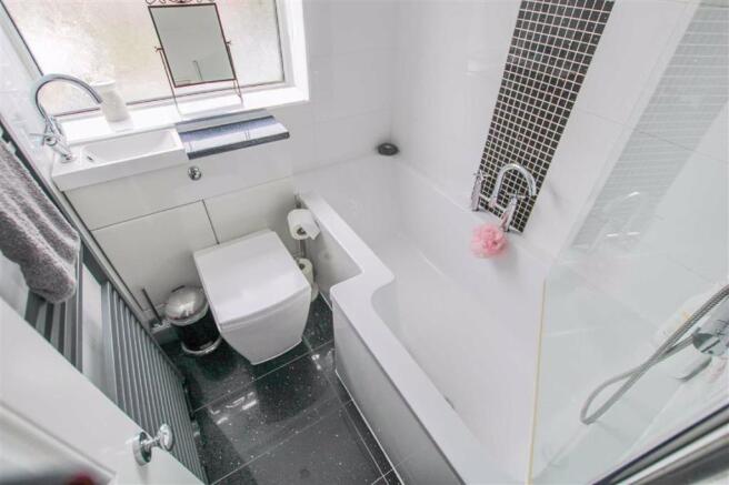 Bathroom / WC: