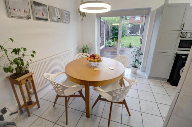 Higher House Close, Chadderton, Oldham, OL9 photo 5