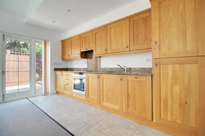 Upton Gdns 3 kit.jpg