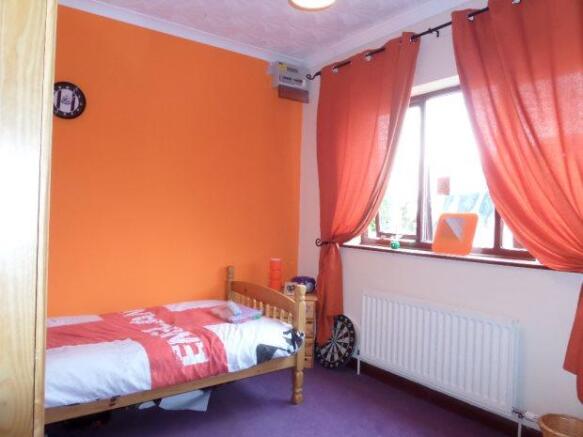 BEDROOM 2