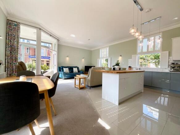 2 bed Apartment for sale Image 11