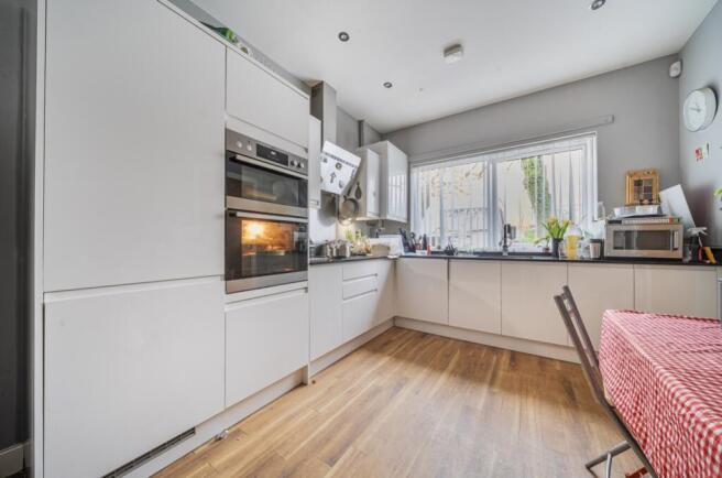 1393242-20-69679705bb3d0