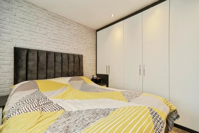 3 bed Semi-Detached for sale Image 12