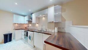 10, Empress Court, Woodin's Way, Oxford OX1 1HF