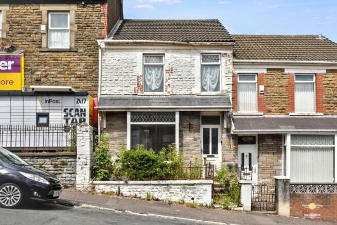 3-bed terraced on 15 Brynhyfryd Road, Briton Ferry, Neath, West Glamorgan, SA11 2HT, £45,000