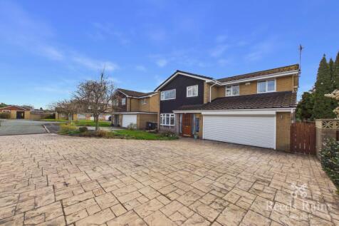 Thirlmere Close, Holmes Chapel, Crewe, Cheshire, CW4