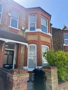 111B Bathurst Gardens, London, Brent, NW10 5JJ