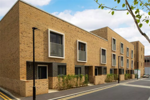 12, Pear Mews, London SW17 0FW
